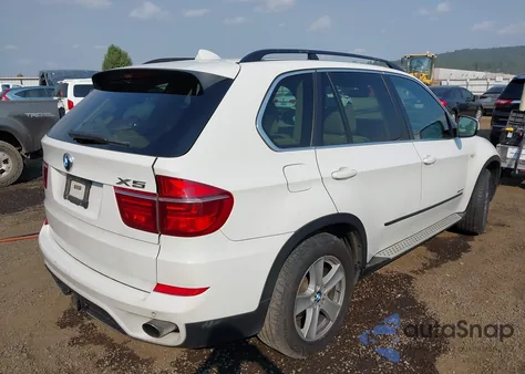 2013 BMW X5 xDrive35D z USA, uszkodzony, nr VIN 5UXZW0C53D0B93555